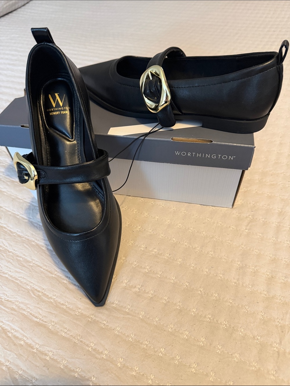 Worthington Black Pointed Mary Jane Flats with Gold Buckle 6.5 ❤️ - Picture 3 of 8